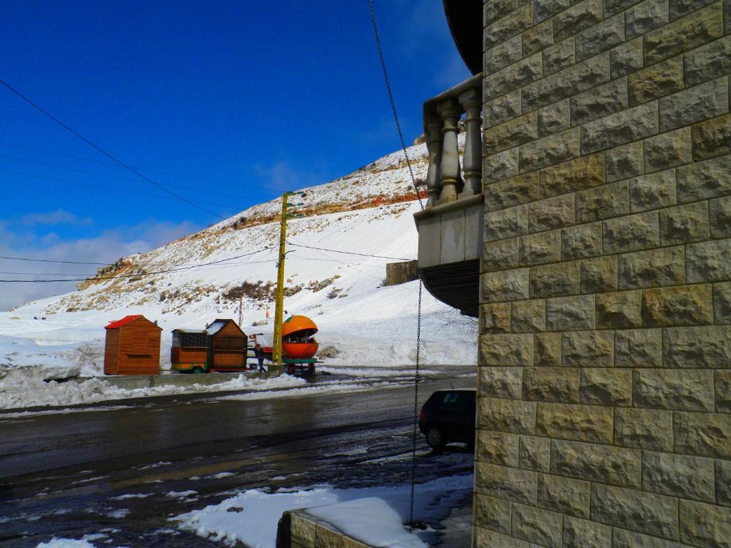 Stone Chalets Aparthotel Faraya Exterior photo